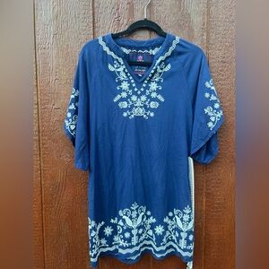 Johnny Was Embroidered Tunic blouse in size XS boho coastal vacation hippie